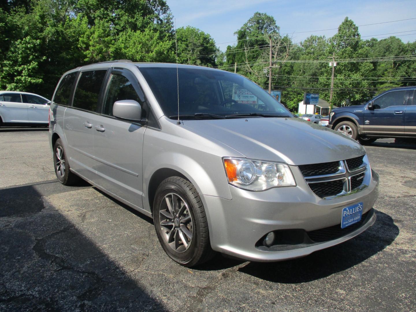 2017 Dodge Grand Caravan (2C4RDGCG5HR) , located at 540a Delsea Drive, Sewell, NJ, 08080, (856) 589-6888, 39.752560, -75.111206 - Photo#10